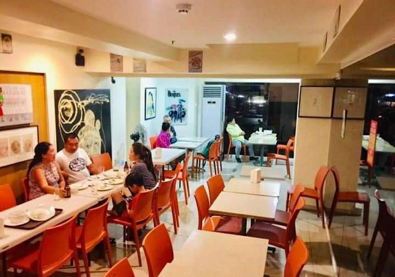 Stone House Hotel Pasay Exterior foto