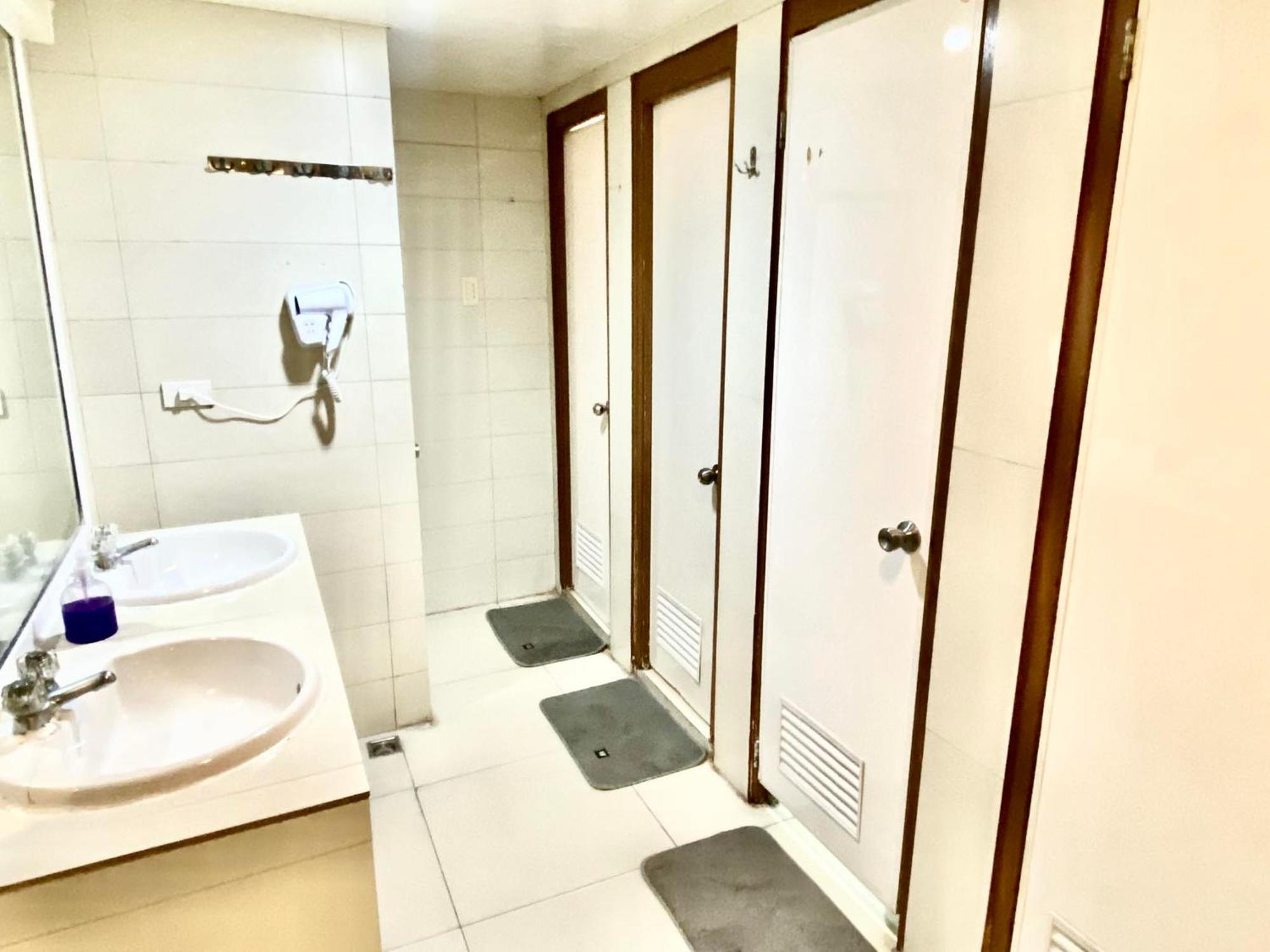 Stone House Hotel Pasay Exterior foto
