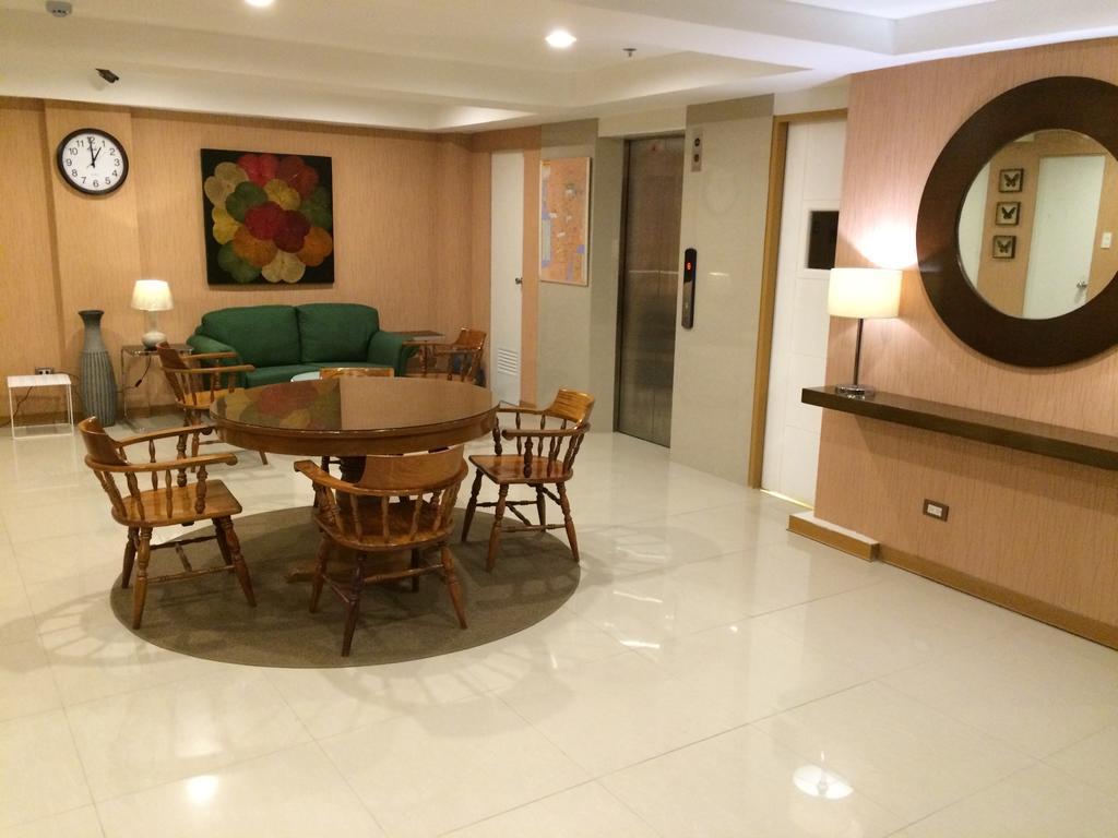 Stone House Hotel Pasay Exterior foto